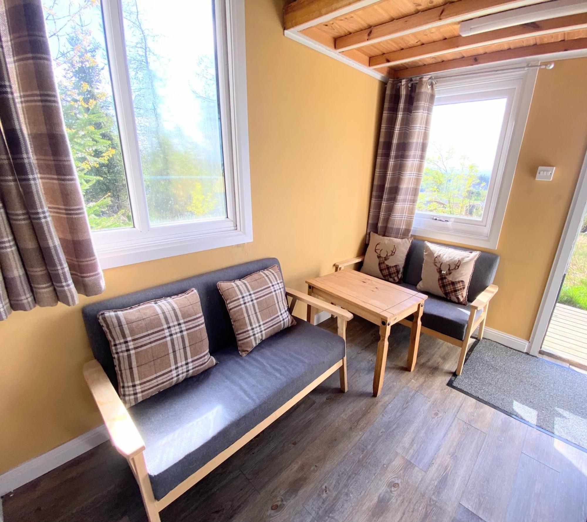 Вілла Blair Tiny House With Private Hot Tub - Fife - Loch Leven - Lomond Hills Данфермлін Екстер'єр фото